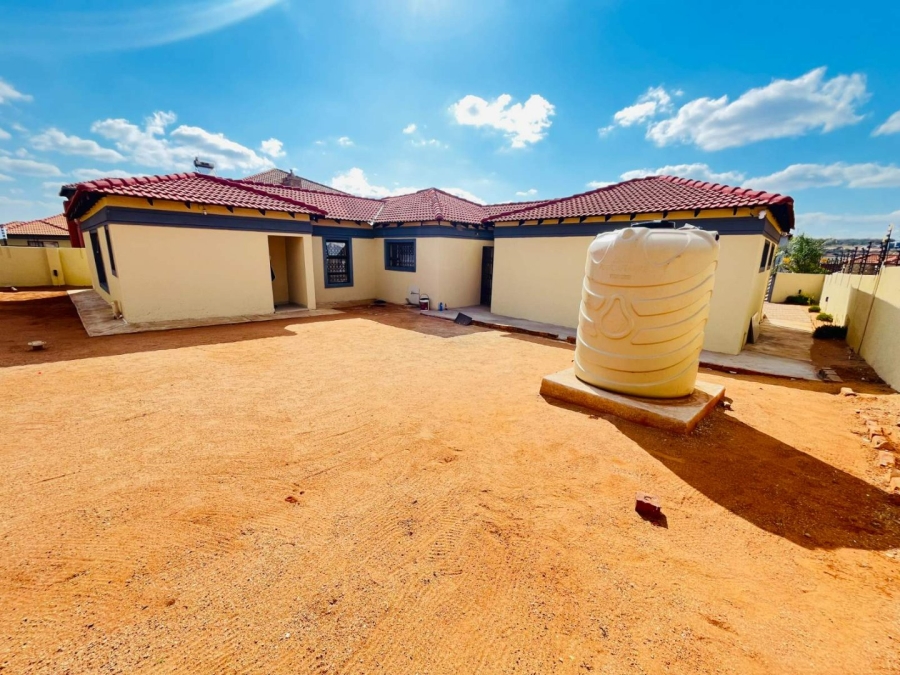 To Let 4 Bedroom Property for Rent in Serala View Limpopo