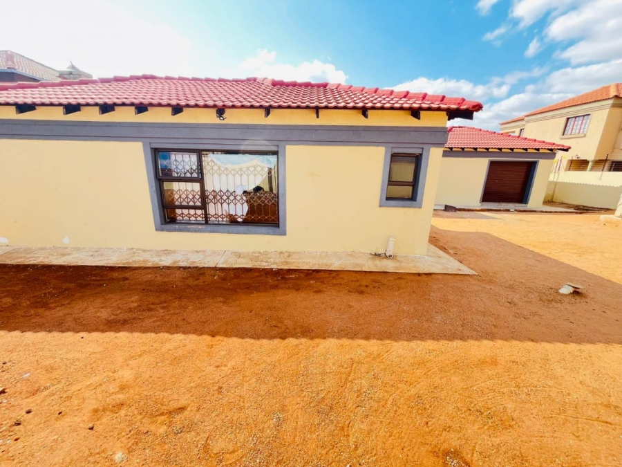 To Let 4 Bedroom Property for Rent in Serala View Limpopo