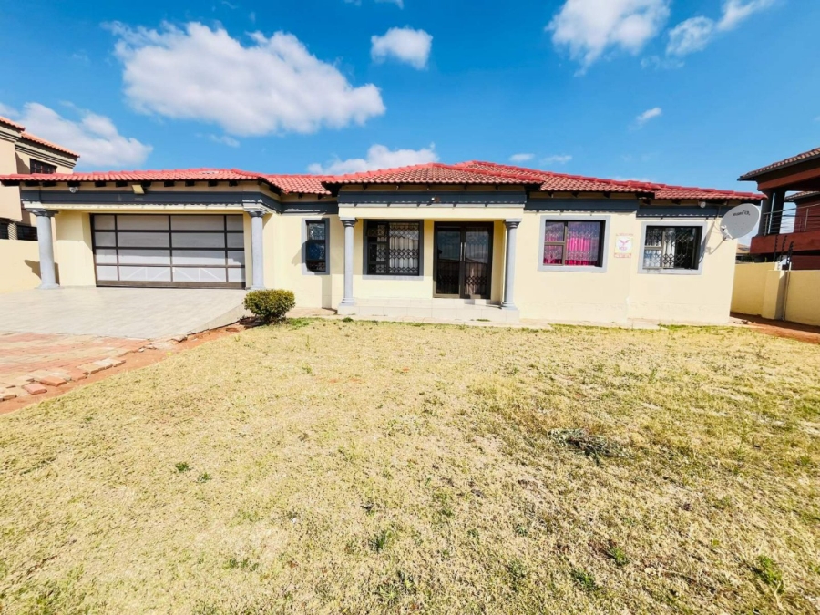To Let 4 Bedroom Property for Rent in Serala View Limpopo