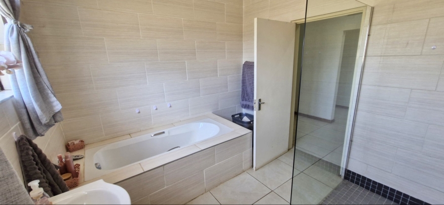 To Let Commercial Property for Rent in Myngenoegen A H Limpopo