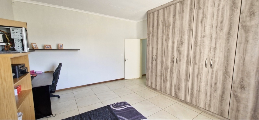 To Let Commercial Property for Rent in Myngenoegen A H Limpopo