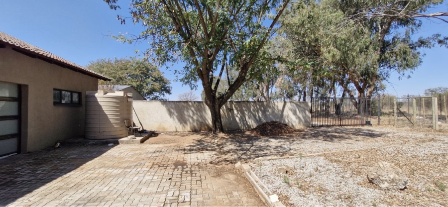 To Let Commercial Property for Rent in Myngenoegen A H Limpopo