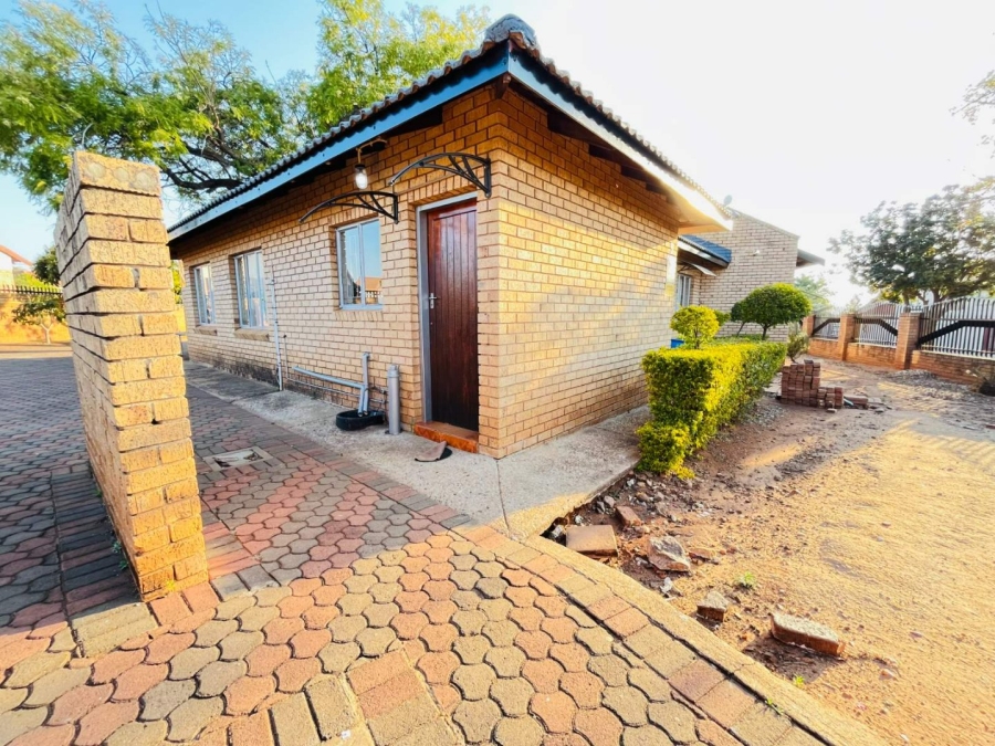 4 Bedroom Property for Sale in Flora Park Limpopo