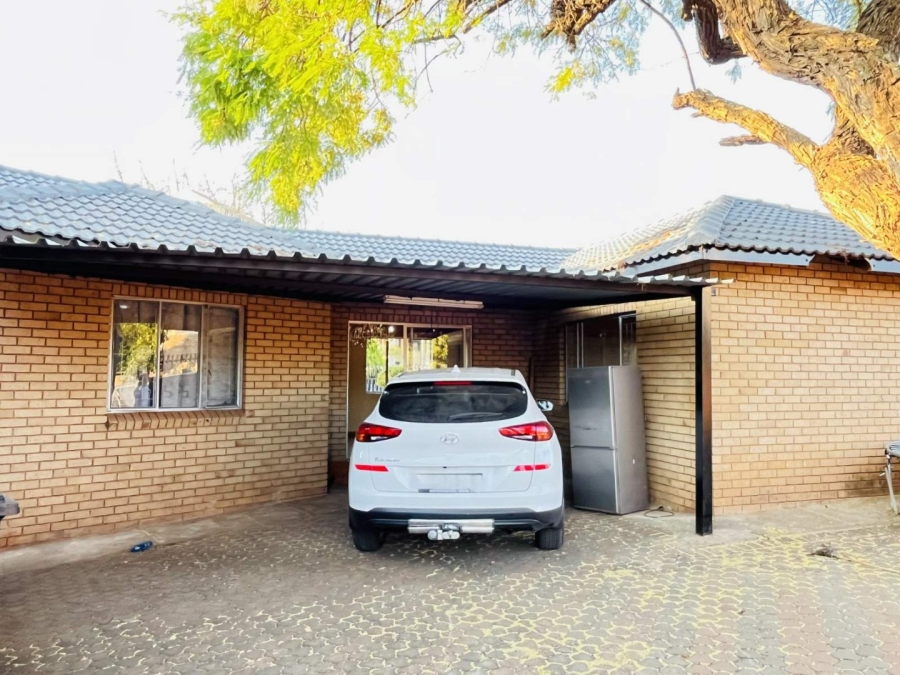 4 Bedroom Property for Sale in Flora Park Limpopo