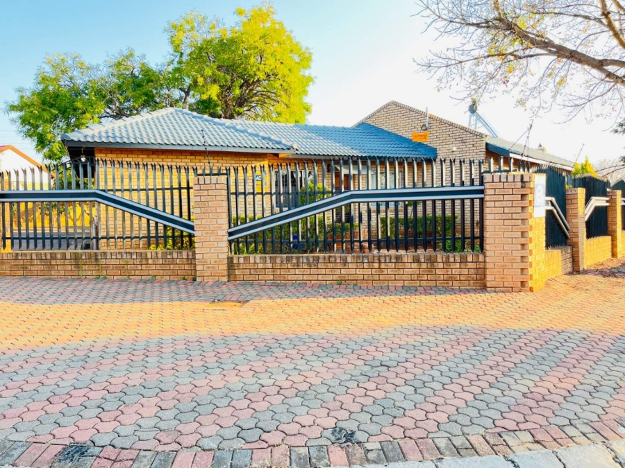 4 Bedroom Property for Sale in Flora Park Limpopo