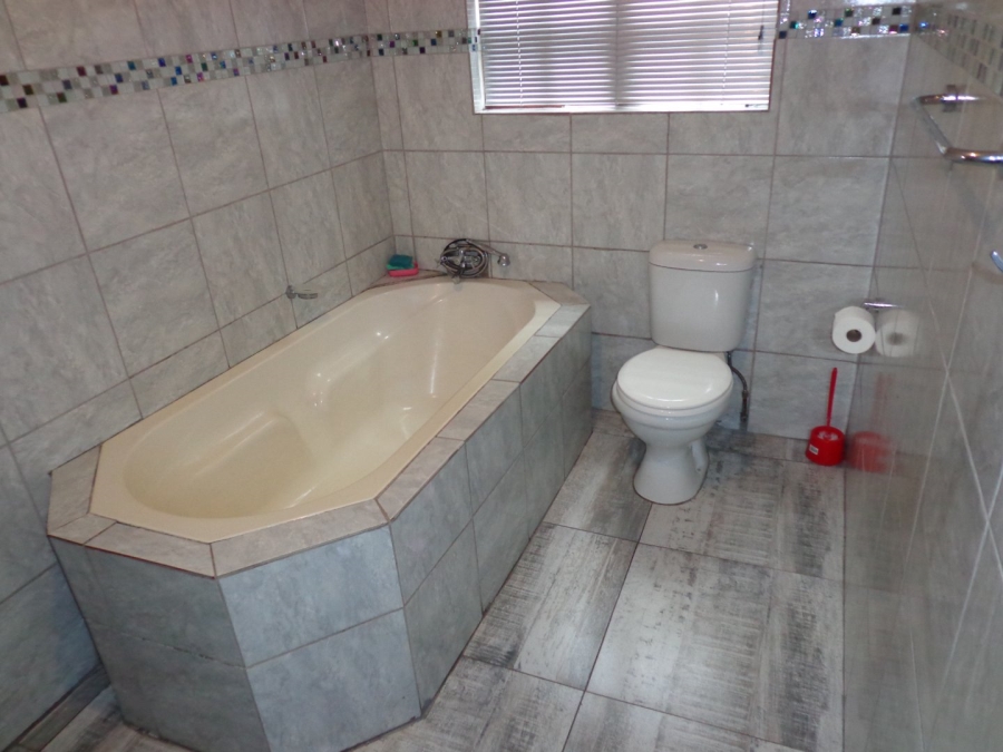 3 Bedroom Property for Sale in Rethabile Gardens Limpopo
