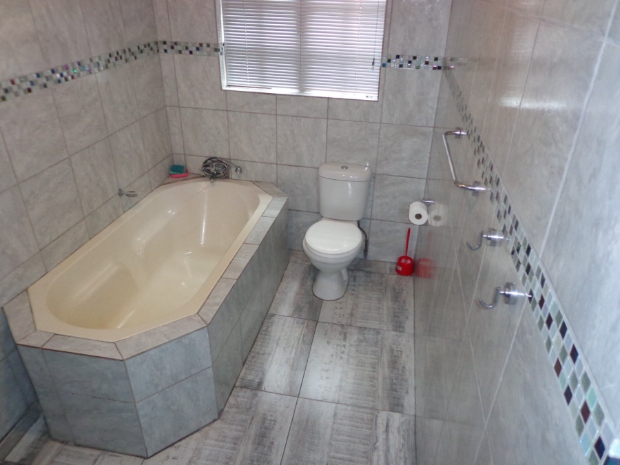 3 Bedroom Property for Sale in Rethabile Gardens Limpopo
