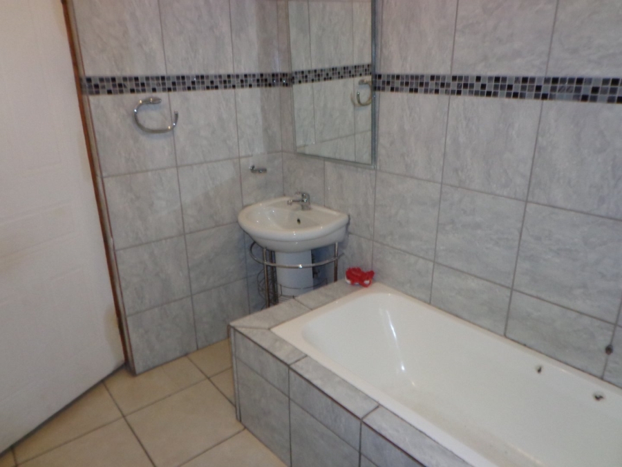 3 Bedroom Property for Sale in Rethabile Gardens Limpopo