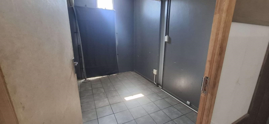 To Let Commercial Property for Rent in Nirvana Industrial Limpopo