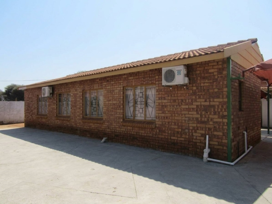 9 Bedroom Property for Sale in Northam Limpopo