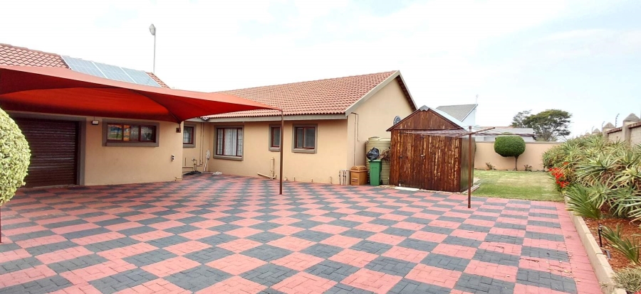 3 Bedroom Property for Sale in Waterberry Country Estate Limpopo