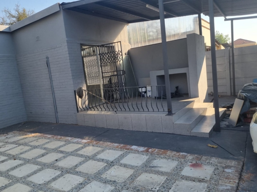 3 Bedroom Property for Sale in Hospitaalpark Limpopo