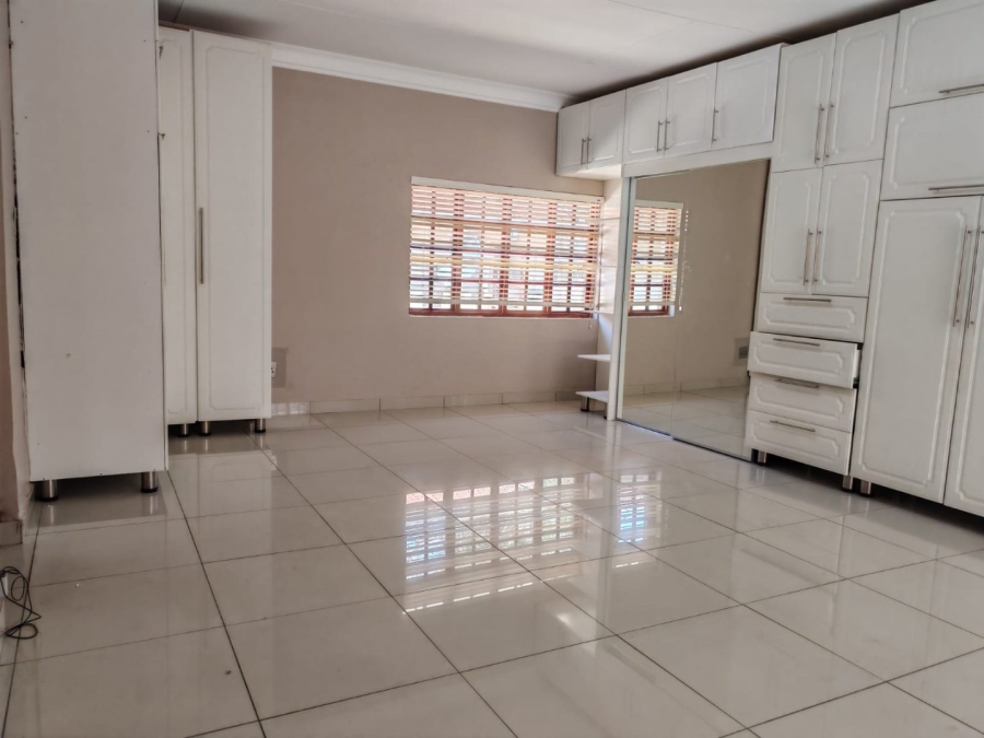 1 Bedroom Property for Sale in Fauna Park Limpopo