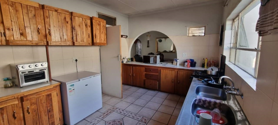 To Let 4 Bedroom Property for Rent in Fauna Park Limpopo
