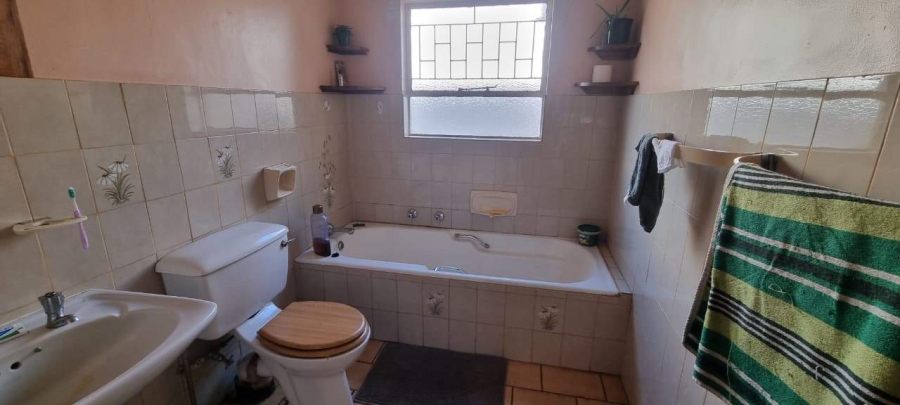 To Let 4 Bedroom Property for Rent in Fauna Park Limpopo