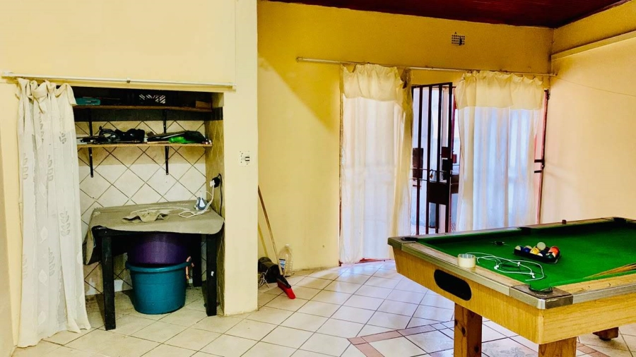 4 Bedroom Property for Sale in Modjadjiskloof Limpopo
