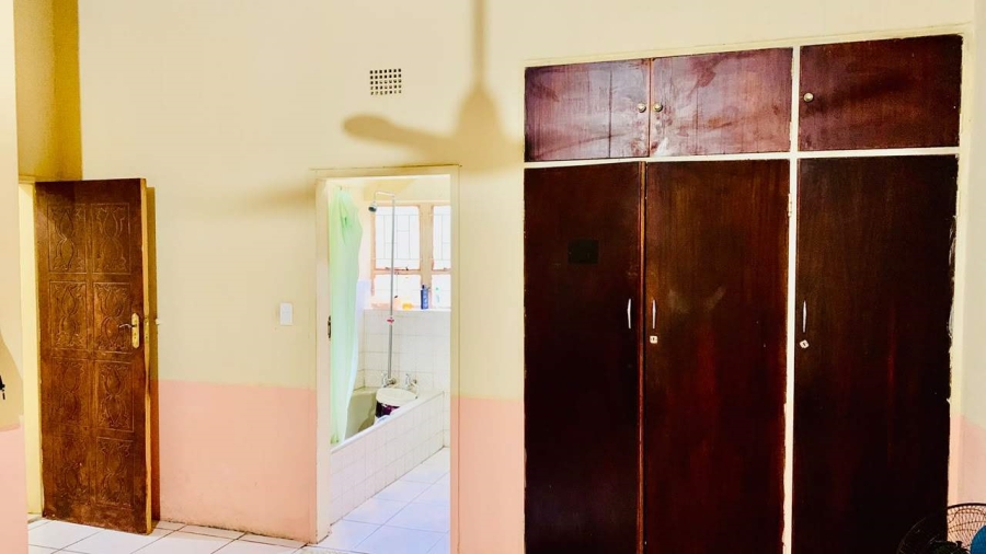 4 Bedroom Property for Sale in Modjadjiskloof Limpopo