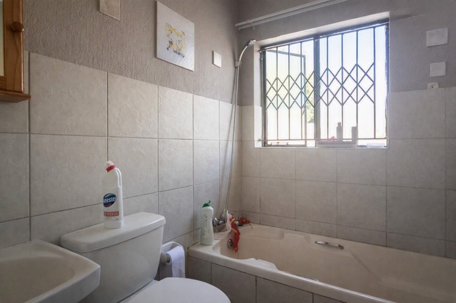 To Let 3 Bedroom Property for Rent in Bendor Limpopo