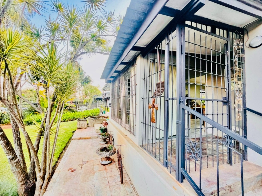 5 Bedroom Property for Sale in Modjadjiskloof Limpopo