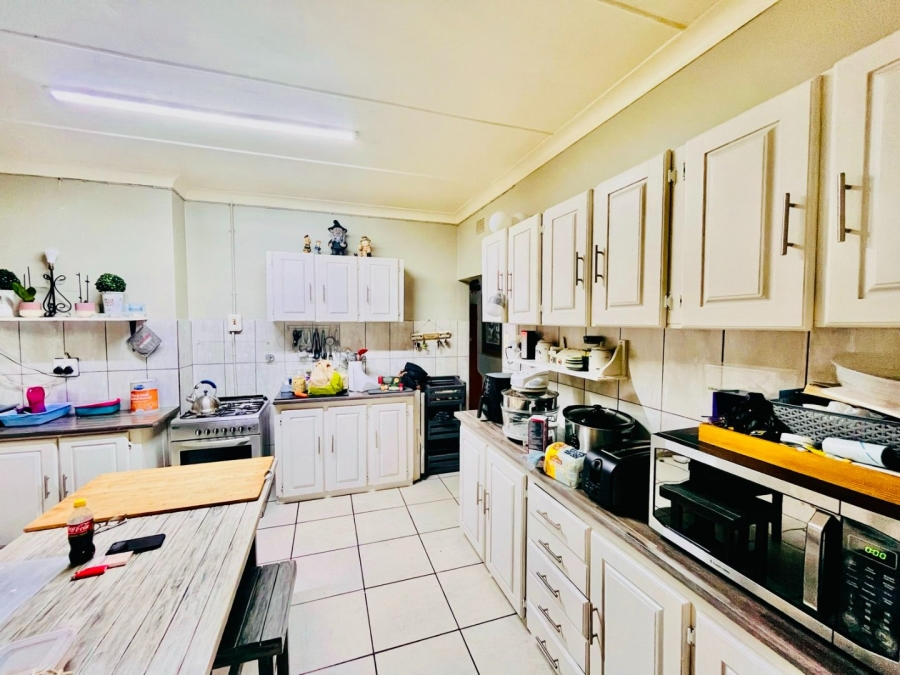 5 Bedroom Property for Sale in Modjadjiskloof Limpopo