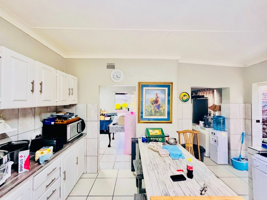 5 Bedroom Property for Sale in Modjadjiskloof Limpopo