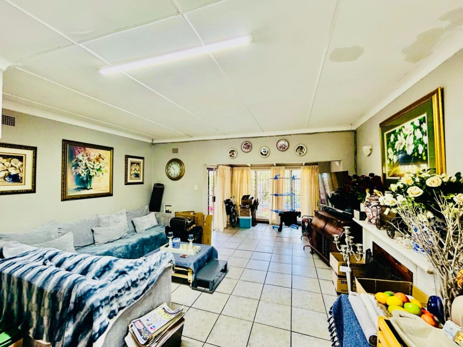 5 Bedroom Property for Sale in Modjadjiskloof Limpopo