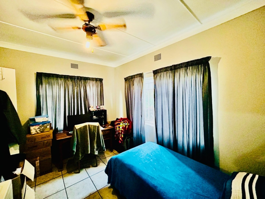 5 Bedroom Property for Sale in Modjadjiskloof Limpopo