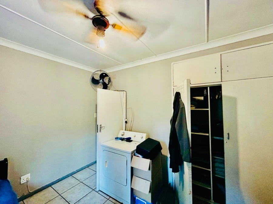 5 Bedroom Property for Sale in Modjadjiskloof Limpopo
