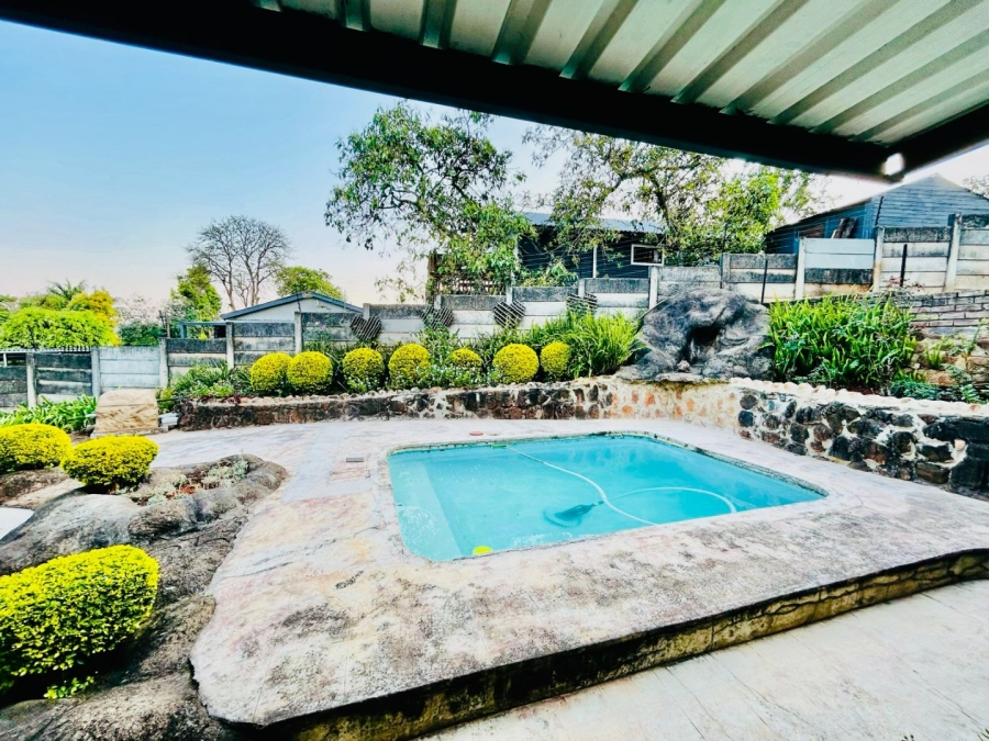 5 Bedroom Property for Sale in Modjadjiskloof Limpopo