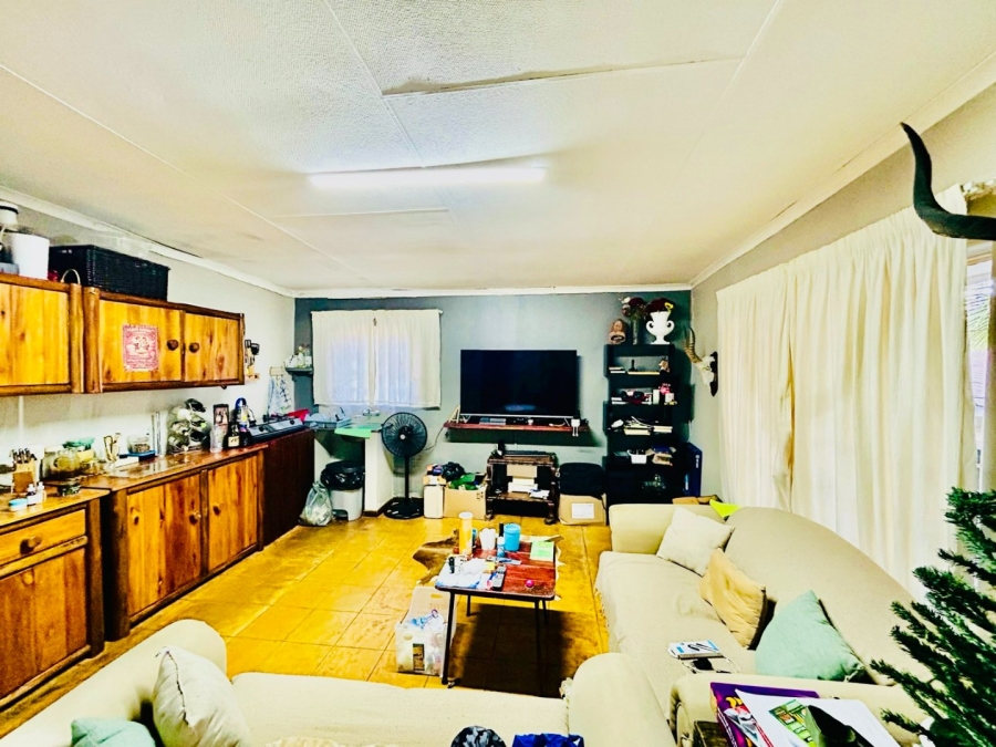 5 Bedroom Property for Sale in Modjadjiskloof Limpopo