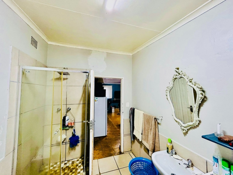 5 Bedroom Property for Sale in Modjadjiskloof Limpopo