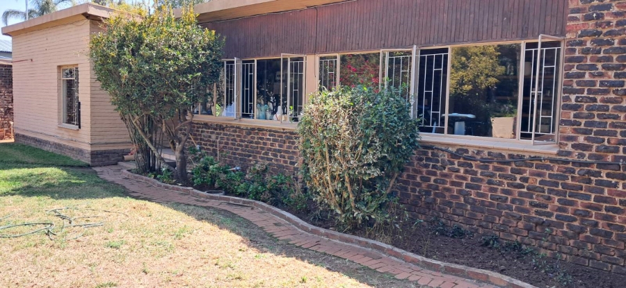 To Let 4 Bedroom Property for Rent in Moregloed Limpopo