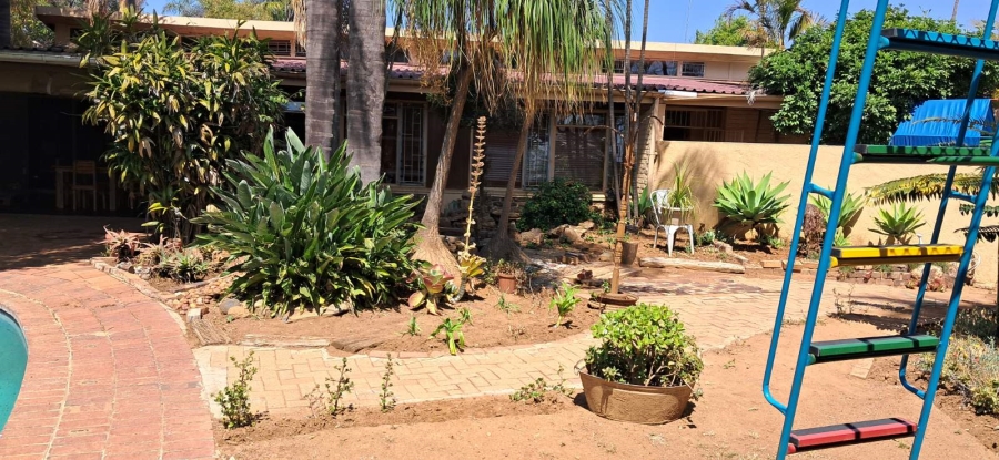 To Let 4 Bedroom Property for Rent in Moregloed Limpopo