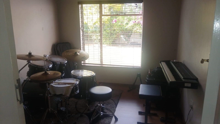 To Let 4 Bedroom Property for Rent in Moregloed Limpopo