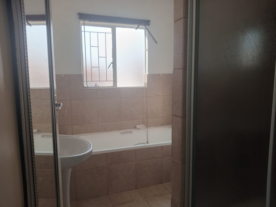 To Let 3 Bedroom Property for Rent in Bendor Limpopo