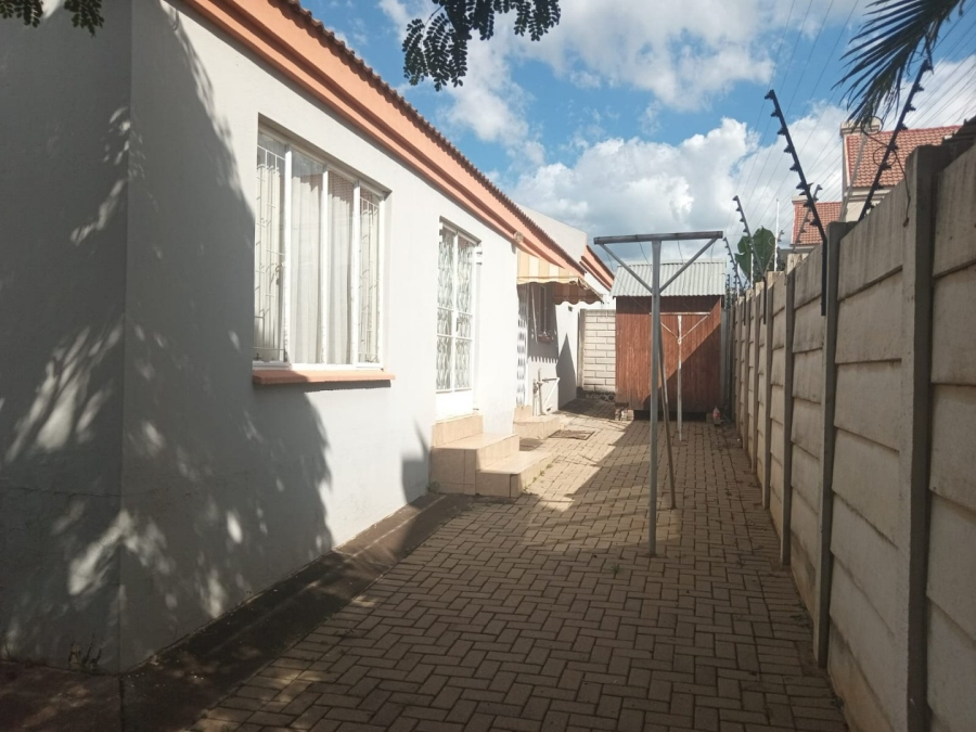To Let 3 Bedroom Property for Rent in Bendor Limpopo