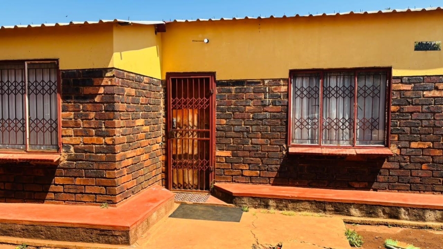 5 Bedroom Property for Sale in Lebowakgomo Zone F Limpopo