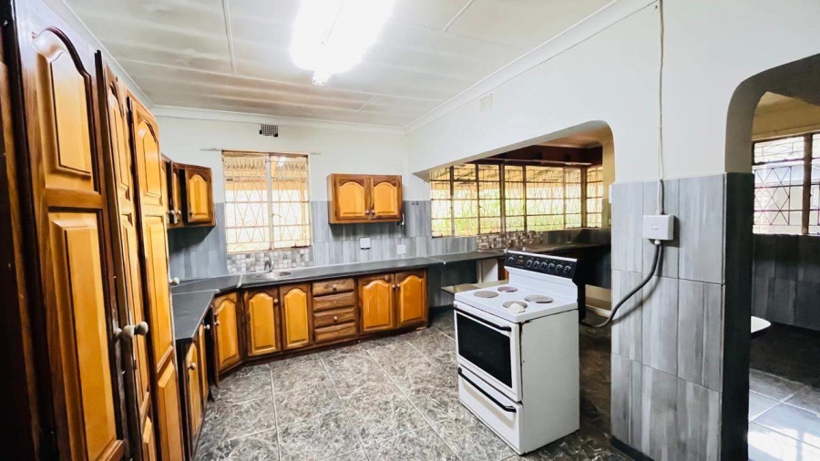 4 Bedroom Property for Sale in Modjadjiskloof Limpopo