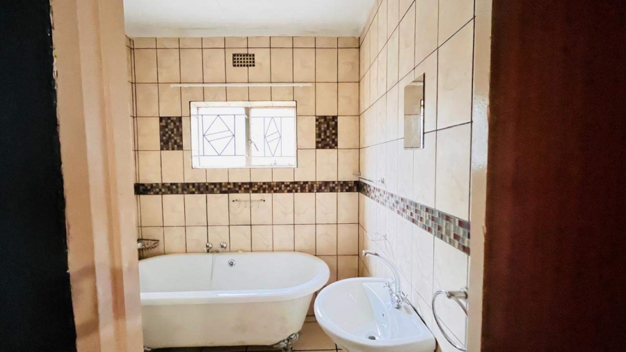 4 Bedroom Property for Sale in Modjadjiskloof Limpopo