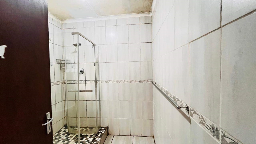 4 Bedroom Property for Sale in Modjadjiskloof Limpopo