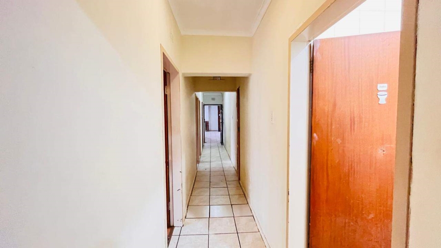 4 Bedroom Property for Sale in Modjadjiskloof Limpopo