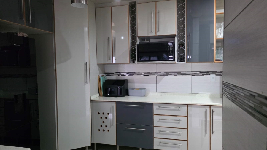 4 Bedroom Property for Sale in Golden Acres Estate Limpopo