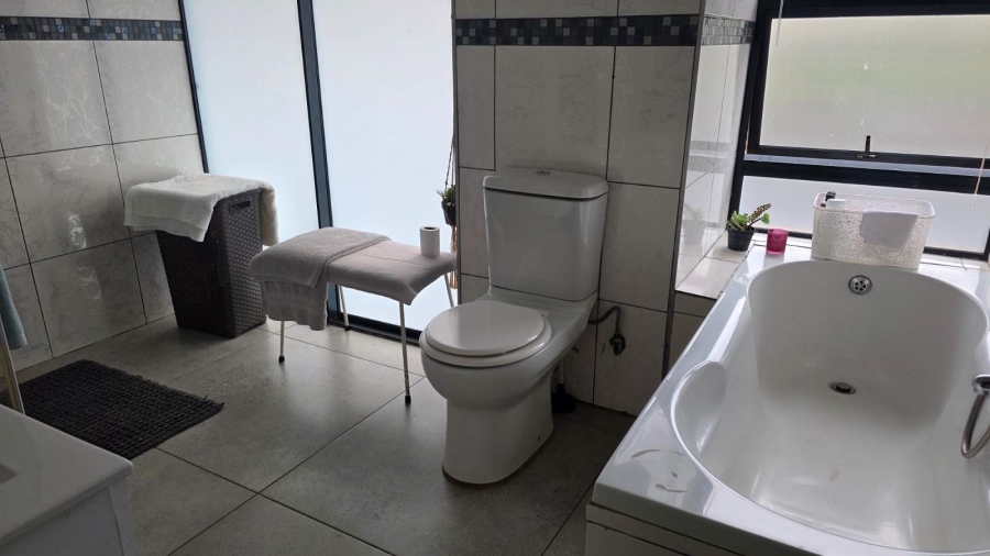 4 Bedroom Property for Sale in Golden Acres Estate Limpopo