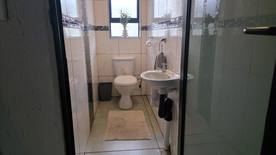 4 Bedroom Property for Sale in Golden Acres Estate Limpopo
