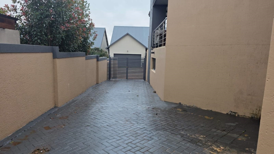 4 Bedroom Property for Sale in Golden Acres Estate Limpopo
