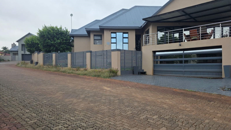 4 Bedroom Property for Sale in Golden Acres Estate Limpopo