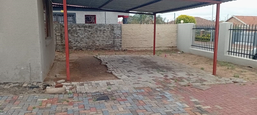 4 Bedroom Property for Sale in Ivydale Limpopo