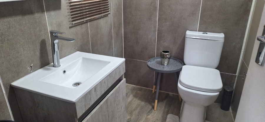 To Let 2 Bedroom Property for Rent in Chroompark Limpopo