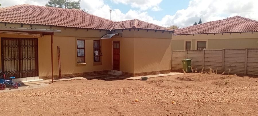 To Let 3 Bedroom Property for Rent in Bendor Limpopo