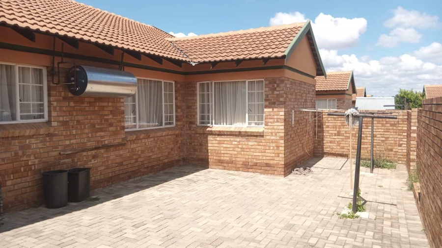 To Let 3 Bedroom Property for Rent in Bendor Limpopo